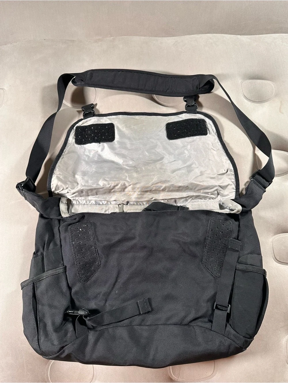 Patagonia vintage messenger